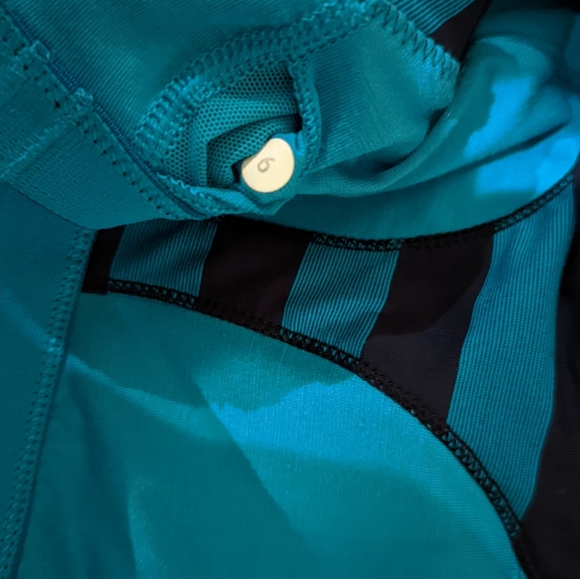 Lululemon athletica, tank top, size 6 - Picture 4 of 6